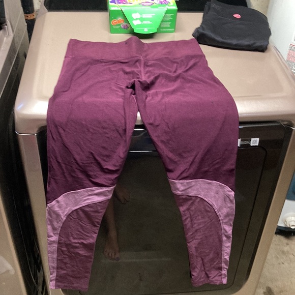 All of the leggings are in very good shape. - Picture 3 of 4